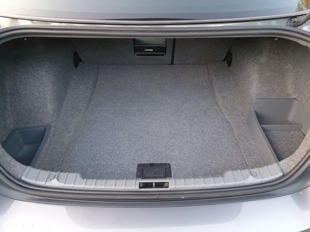 BMW Seria 3 320i Edition Sport - 8