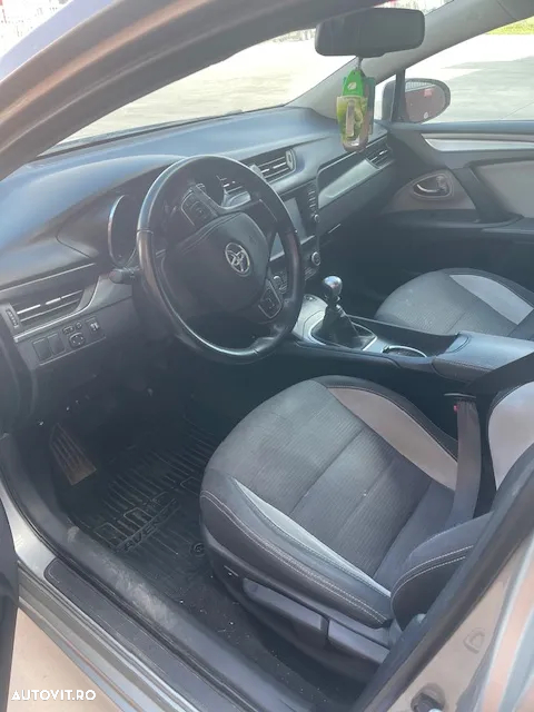 Toyota Avensis 1.8 Executive - 7