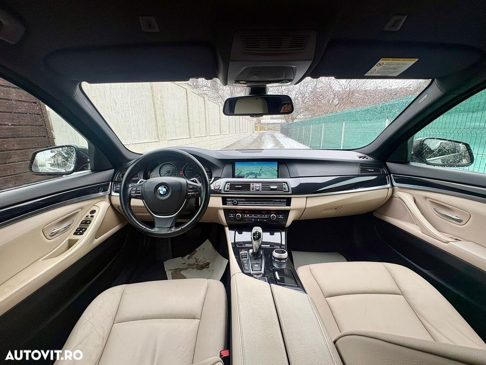 BMW Seria 5 525d xDrive Aut. Luxury Line - 7
