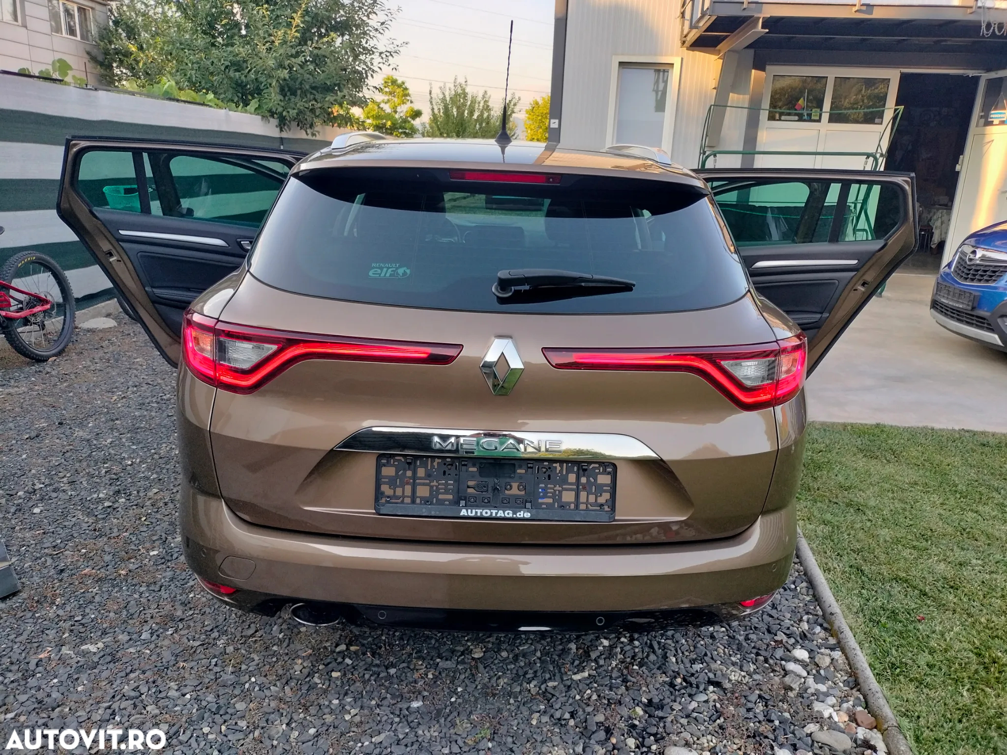 Renault Megane Grandtour ENERGY TCe 130 BUSINESS - 16