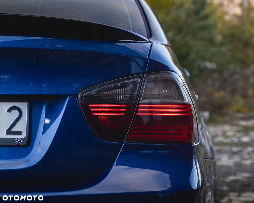 BMW Seria 3 320d - 32