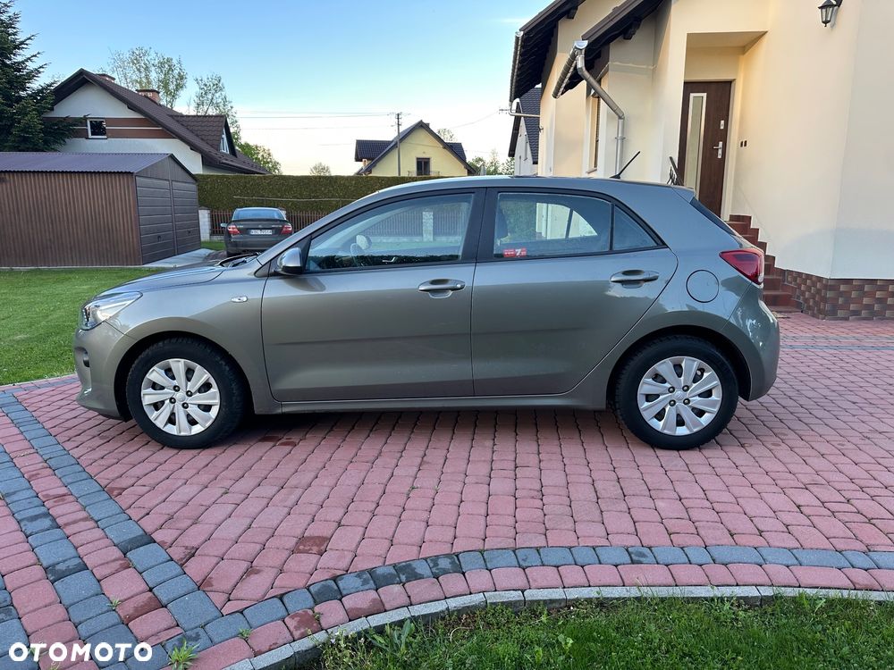 Kia Rio 1.2 L - 15