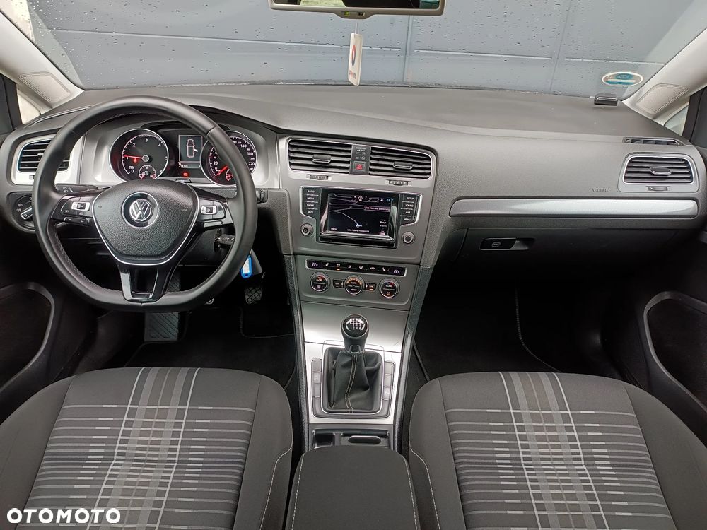 Volkswagen Golf 2.0 TDI BlueMotion Technology Lounge - 13