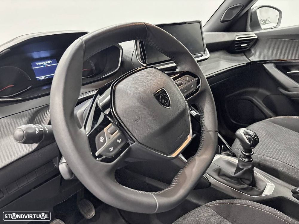Peugeot 2008 1.2 PureTech Style - 12