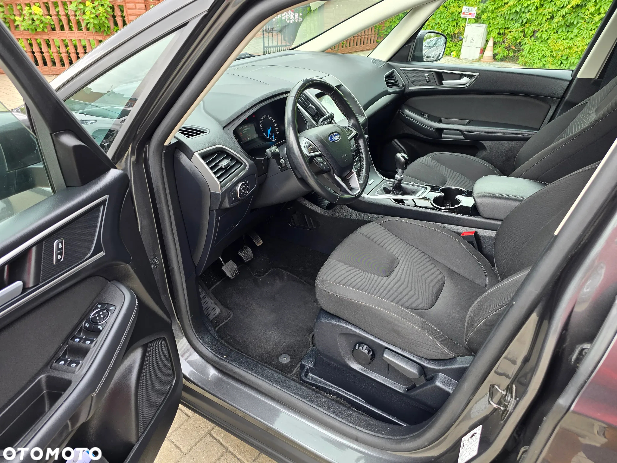 Ford S-Max - 8