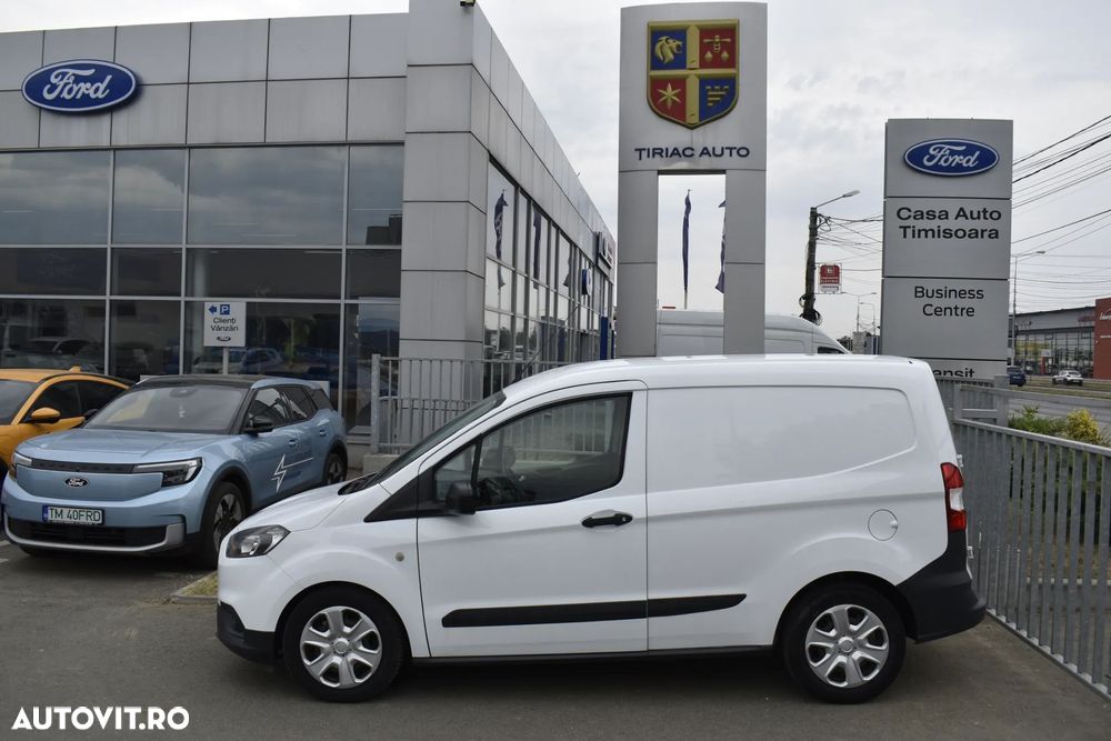 Ford Transit Courier - 12