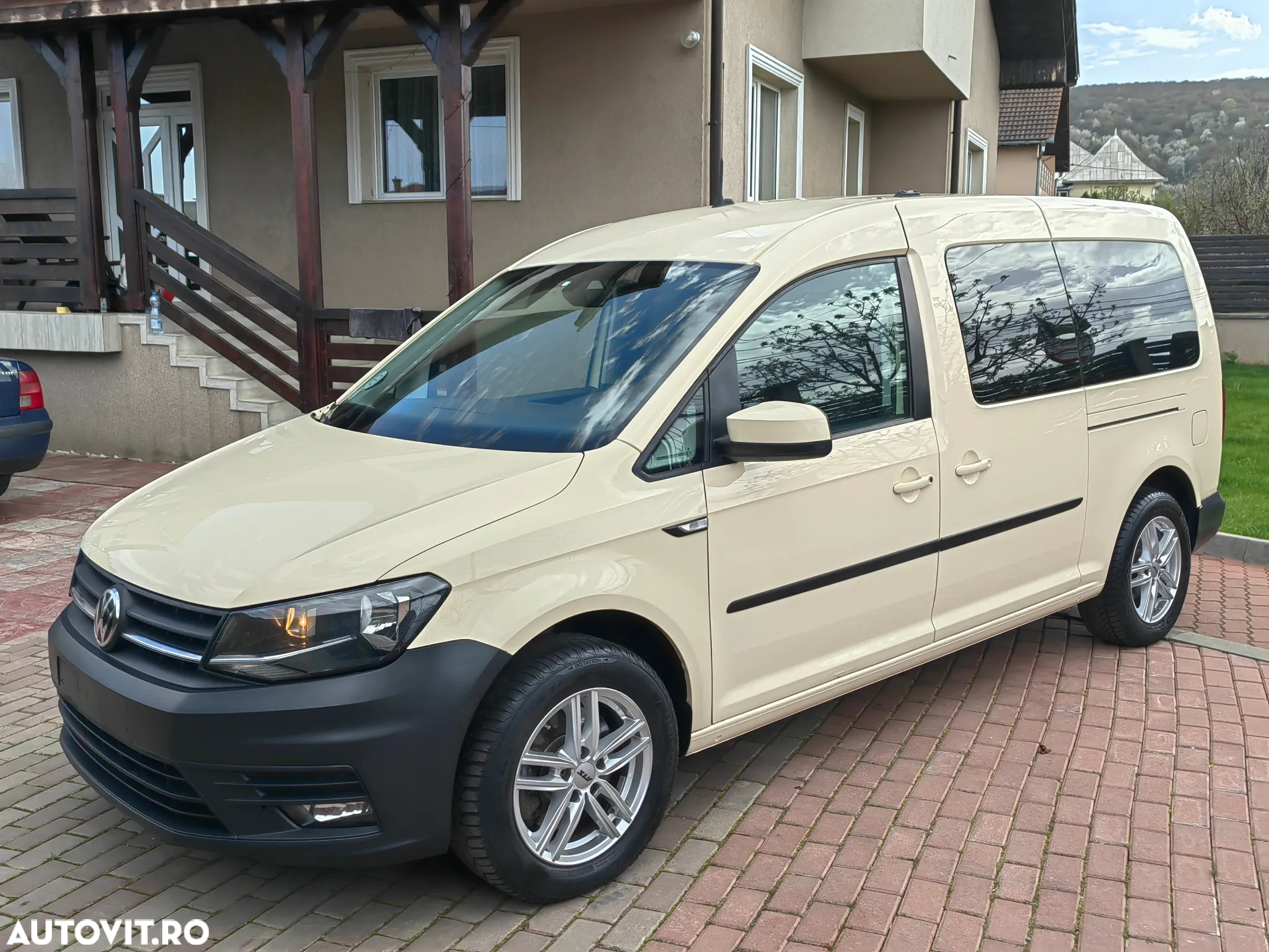Volkswagen Caddy 2.0 TDI (7-Si.) DSG Maxi Family - 5