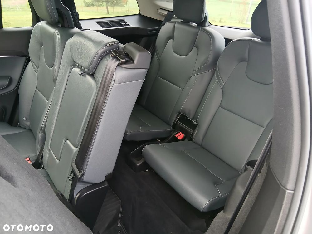 Volvo XC 90 - 32