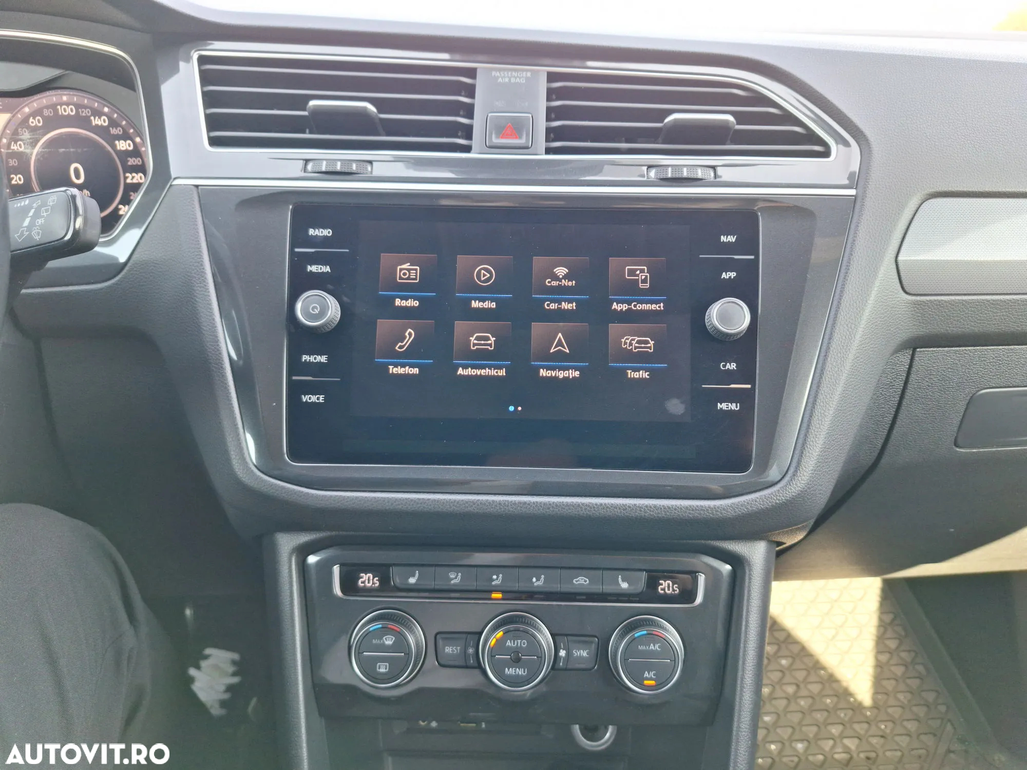 Volkswagen Tiguan - 15
