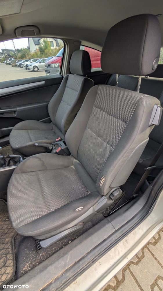 Opel Astra 1.8 Sport - 24