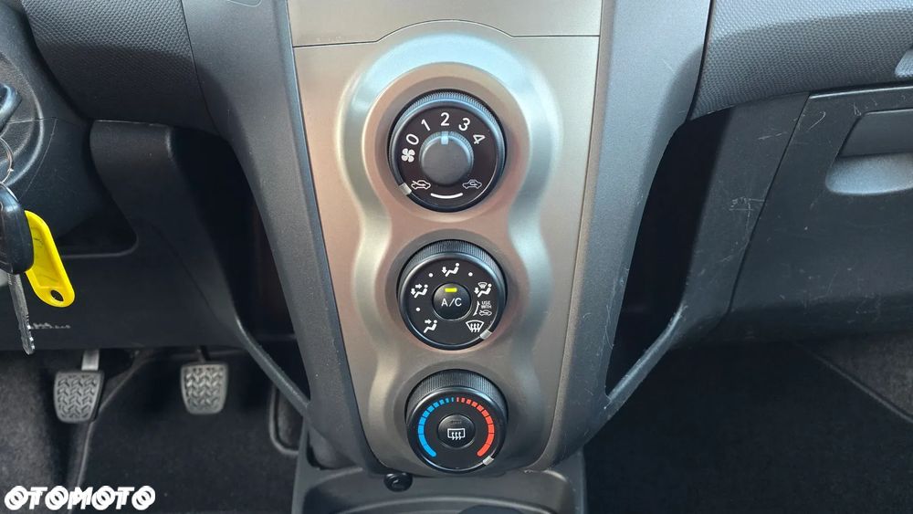 Toyota Yaris - 19