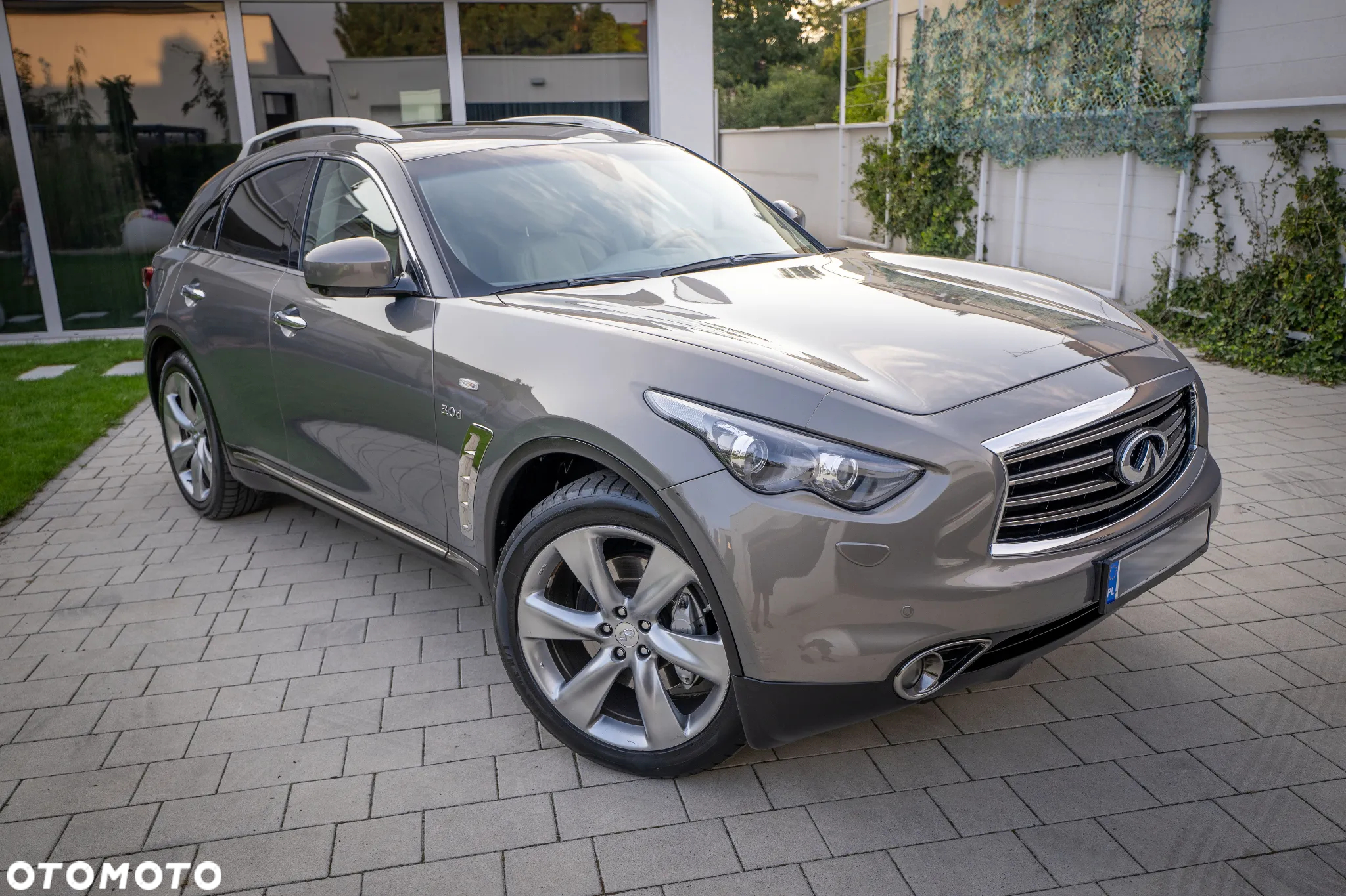 Infiniti QX70 - 5