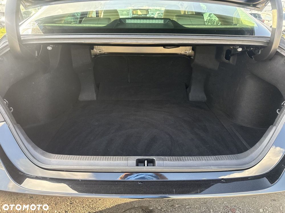 Toyota Camry 2.5 Hybrid Comfort CVT - 14