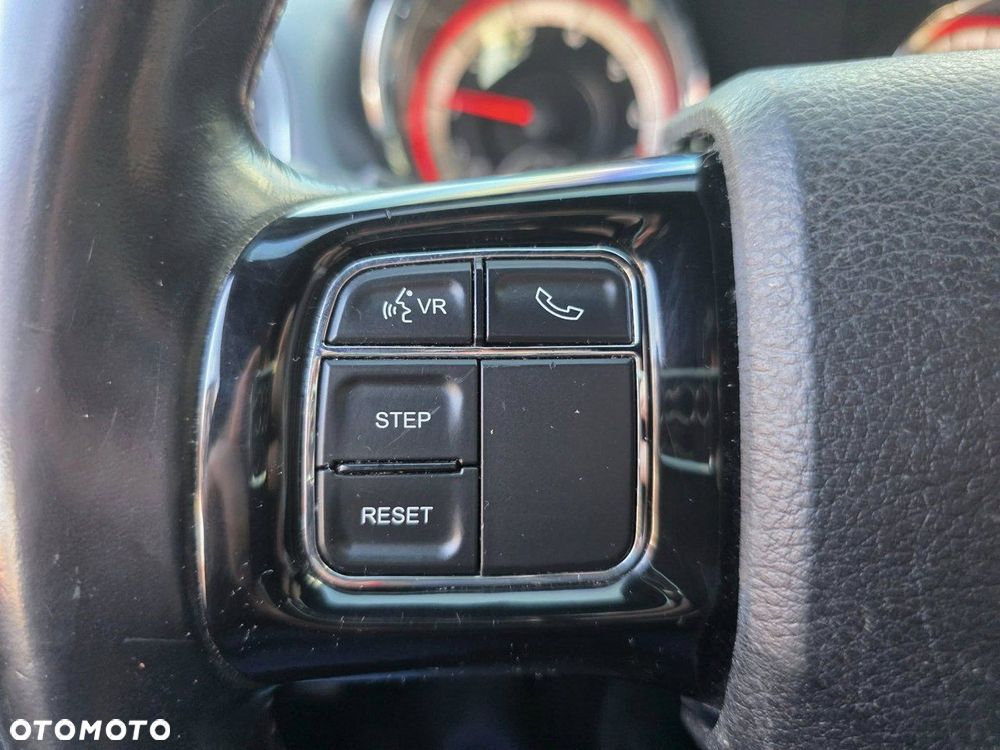 Dodge Grand Caravan - 12