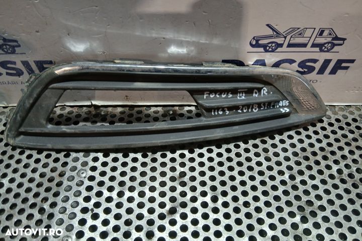 Grila proiector stanga F1EB-15A299-B F1EB-15A299-B Ford Focus 3 [face - 1