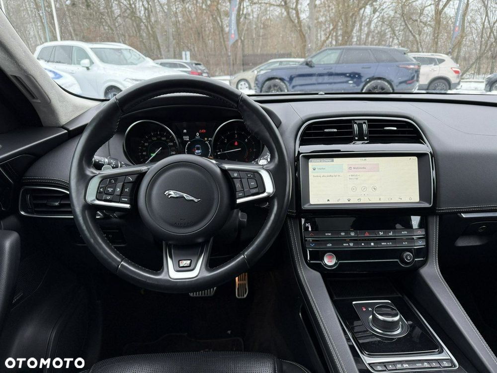 Jaguar F-Pace 2.0 i4D AWD R-Sport - 26