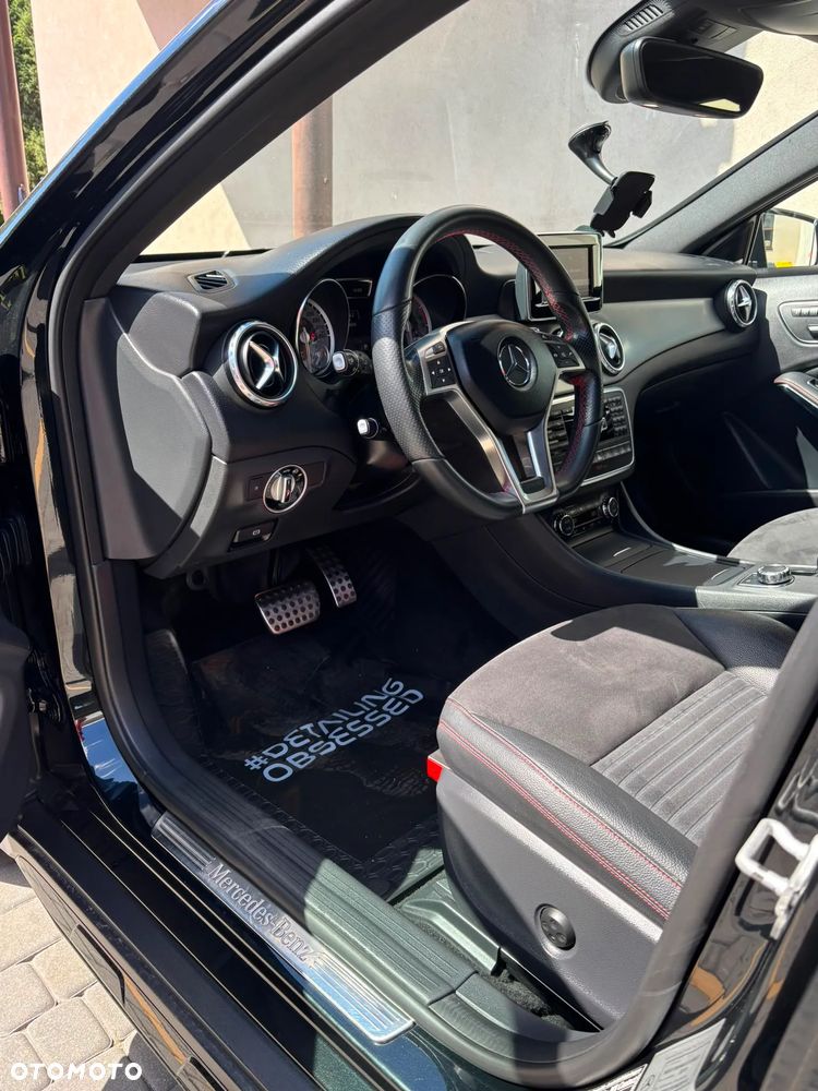 Mercedes-Benz GLA 250 4-Matic - 10
