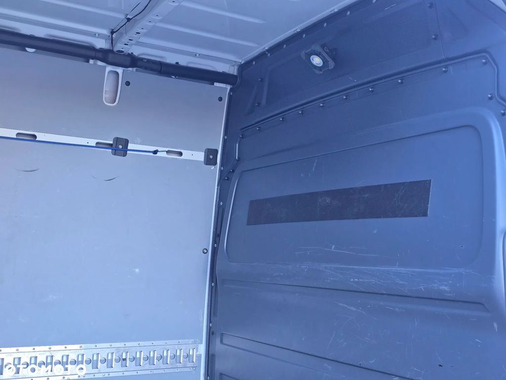 Mercedes-Benz Sprnter - 27