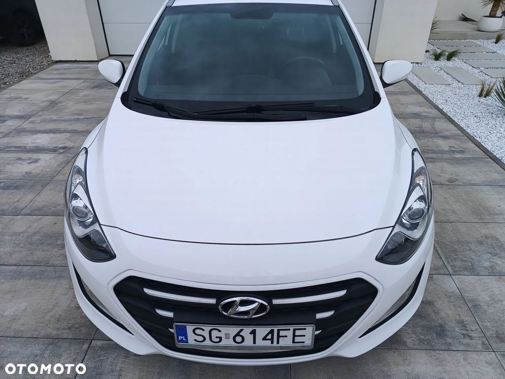 Hyundai i30 blue 1.6 CRDi Style - 18