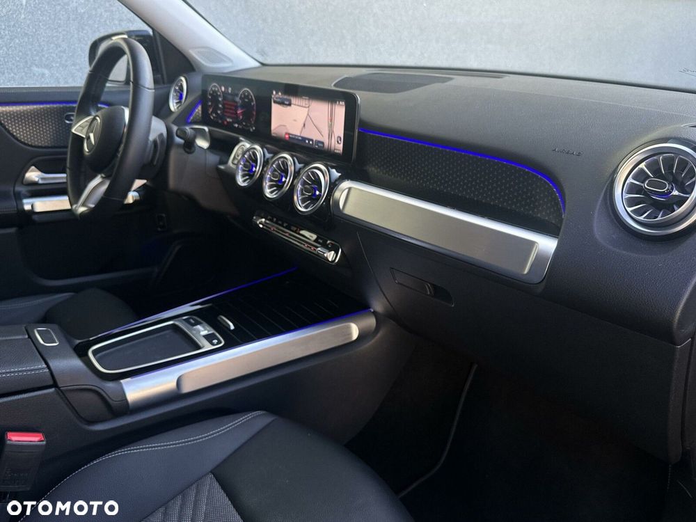 Mercedes-Benz GLB 200 Progressive 7G-DCT - 16
