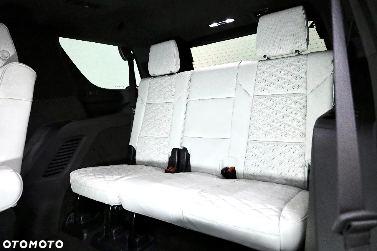 Cadillac Escalade - 19