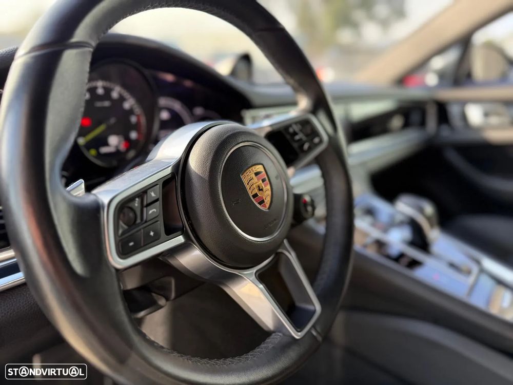 Porsche Panamera 4 E-Hybrid - 25