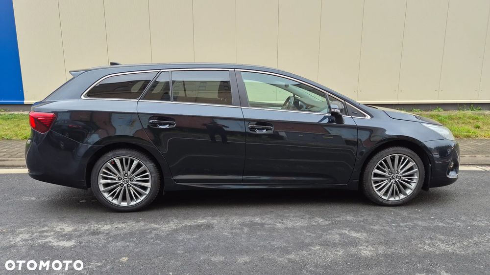 Toyota Avensis Touring Sports 1.8 Executive - 10