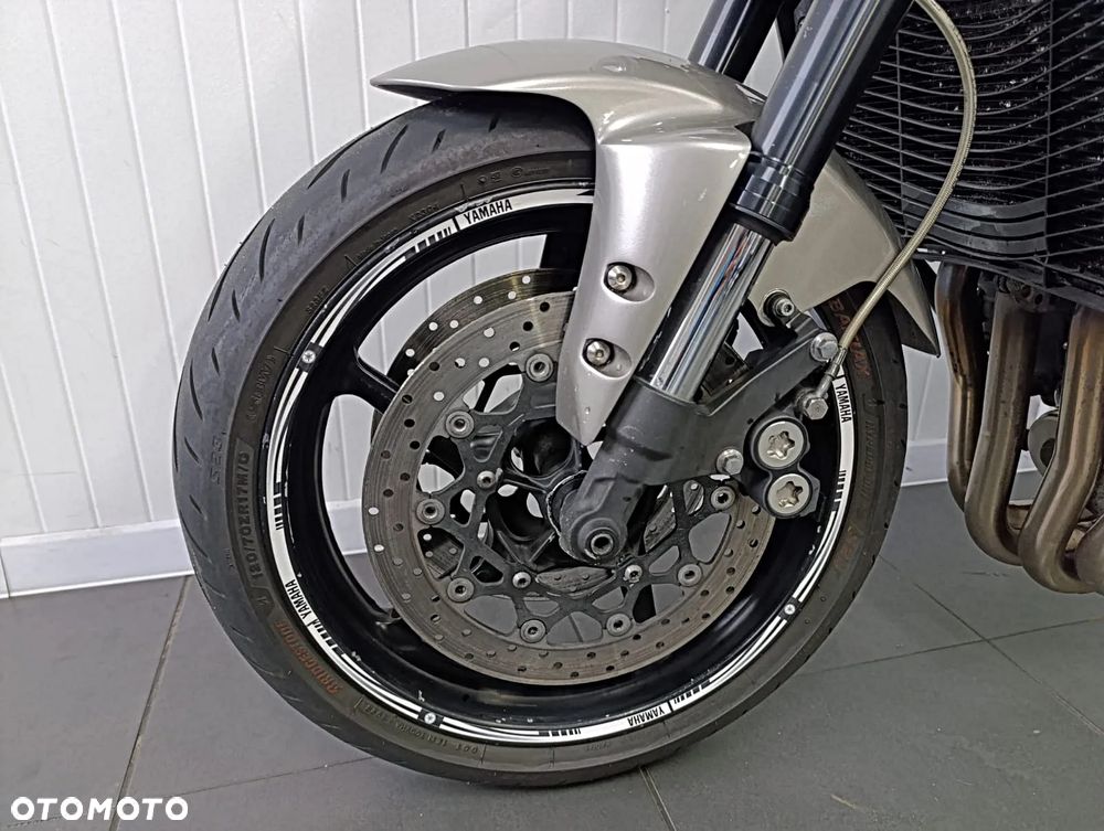 Yamaha FZ - 10