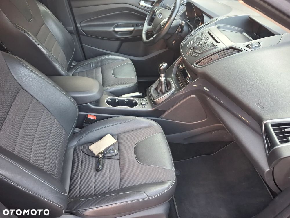 Ford Kuga 1.5 EcoBoost 2x4 Titanium - 9