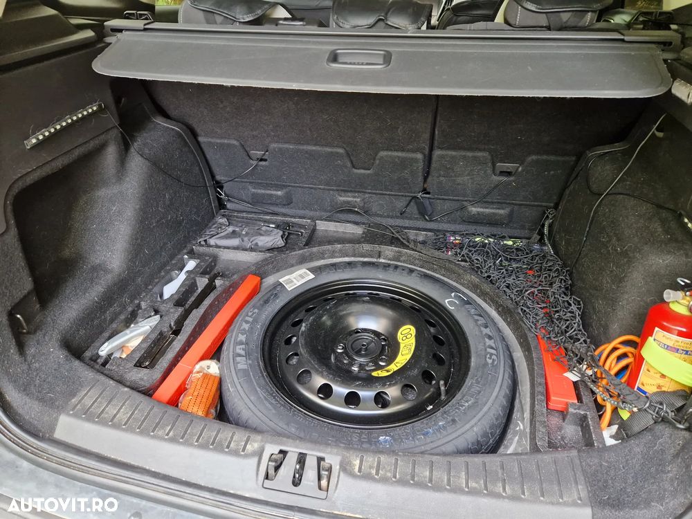 Ford Kuga - 8