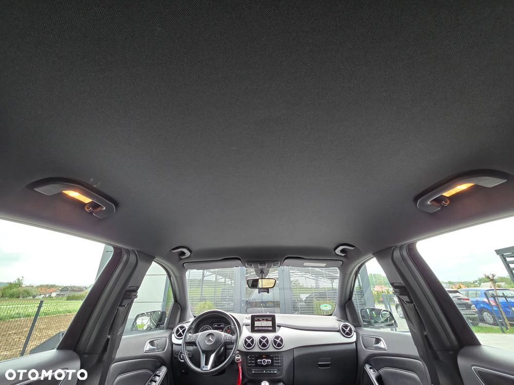 Mercedes-Benz Klasa B 180 BlueEFFICIENCY Edition Style - 27