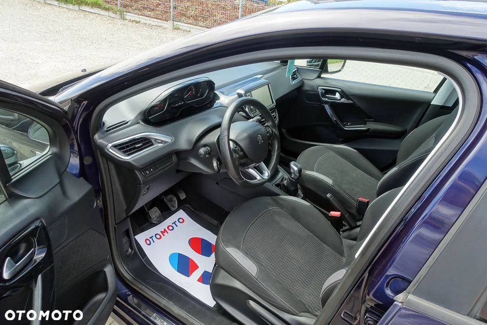Peugeot 208 82 PureTech Style - 10