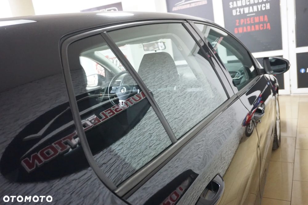 Volkswagen Golf 2.0 TDI DPF Highline - 19