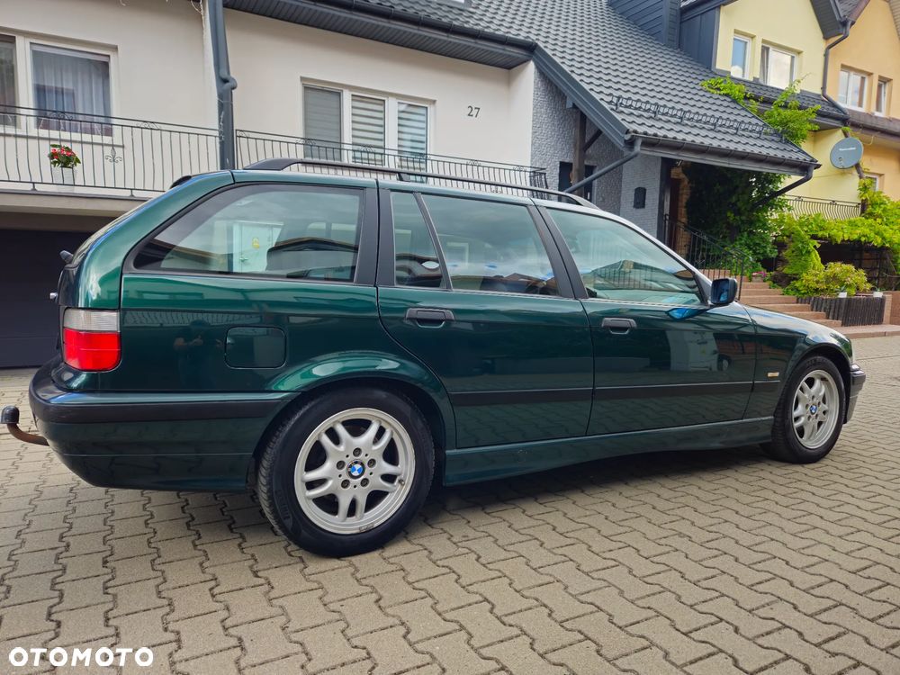 BMW Seria 3 318i - 9