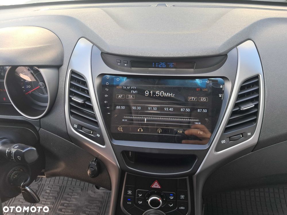Hyundai Elantra - 6