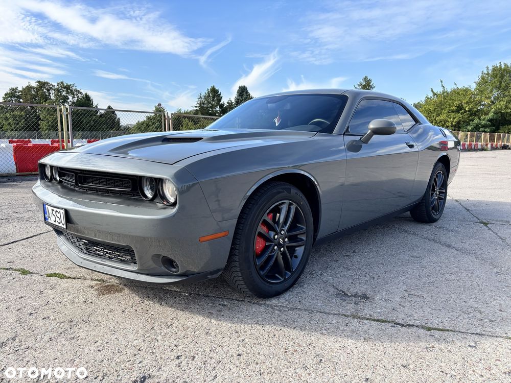 Dodge Challenger - 1