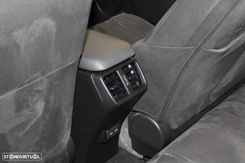 Lexus UX 250h Premium - 28