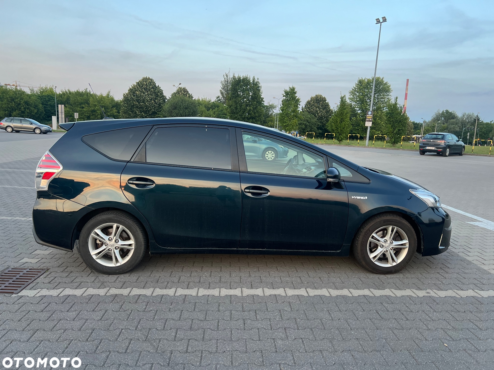 Toyota Prius+ (Hybrid) Comfort - 4
