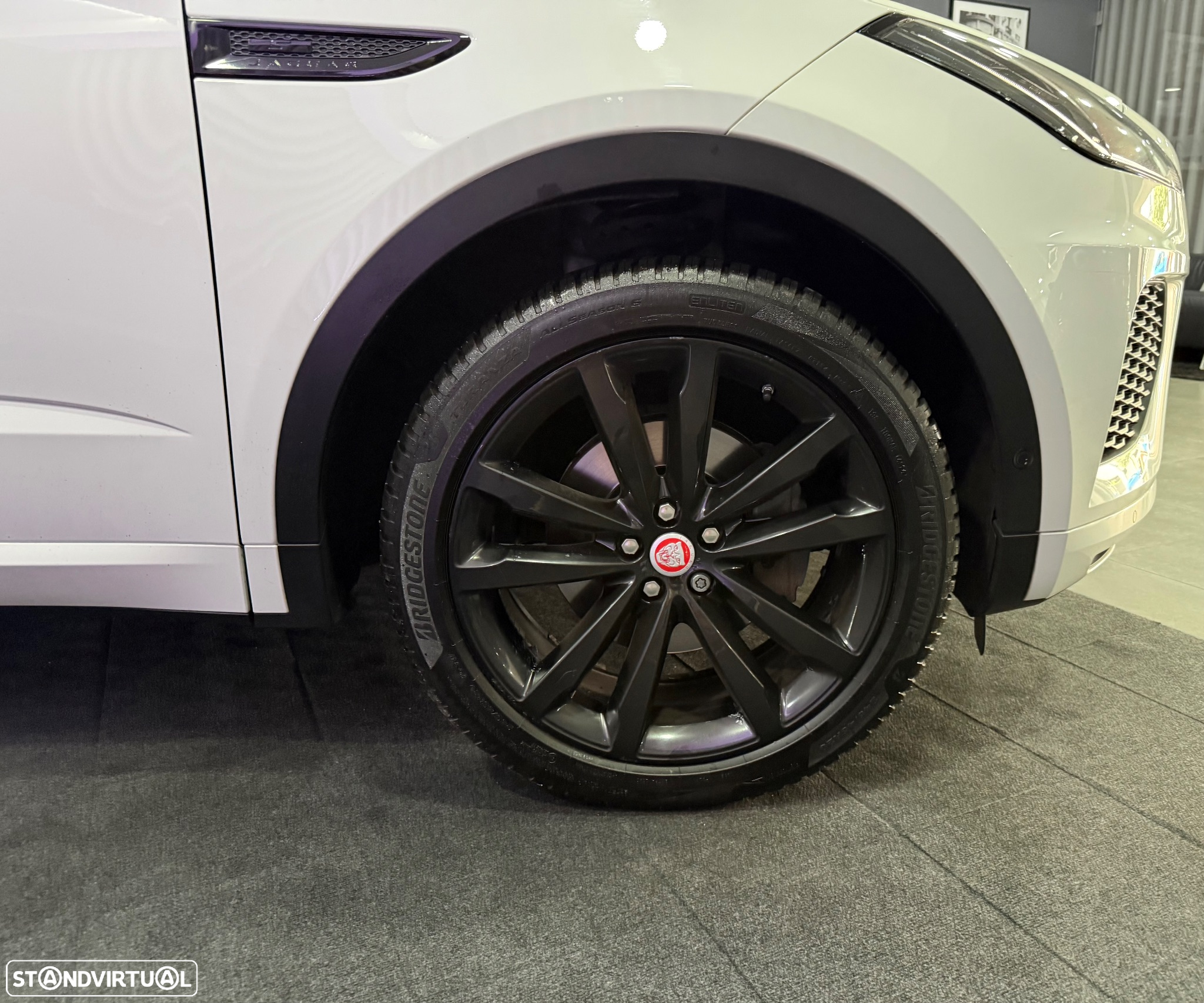 Jaguar E-Pace 2.0 i4D R-Dynamic HSE AWD Aut. - 16
