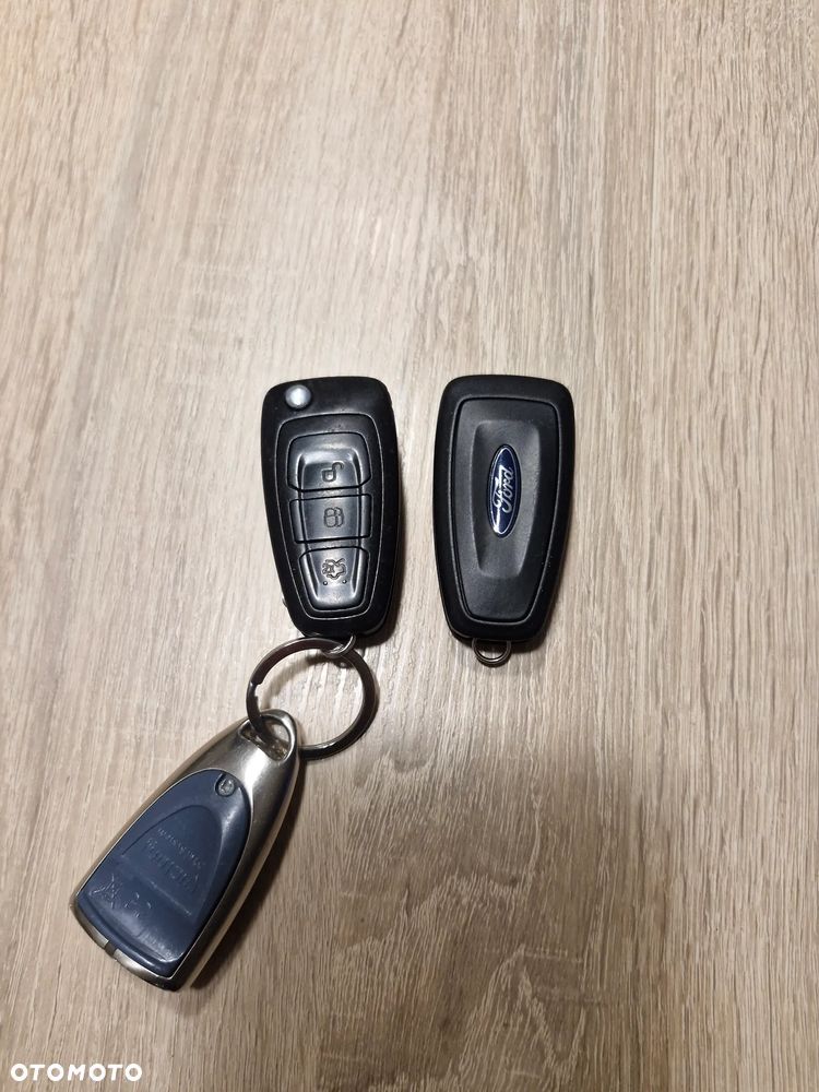 Ford Focus 1.0 EcoBoost Titanium - 26