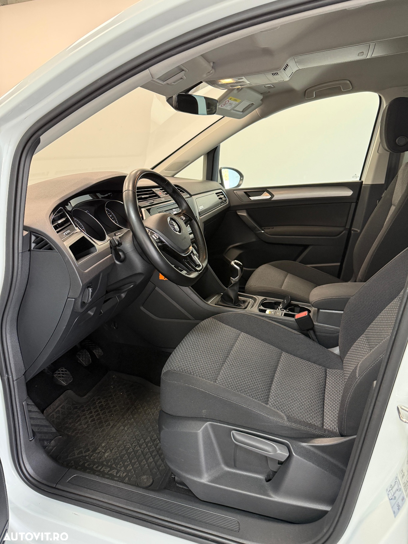 Volkswagen Touran 2.0 TDI Comfortline - 20