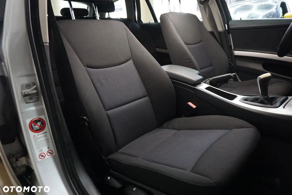 BMW Seria 3 318d - 24