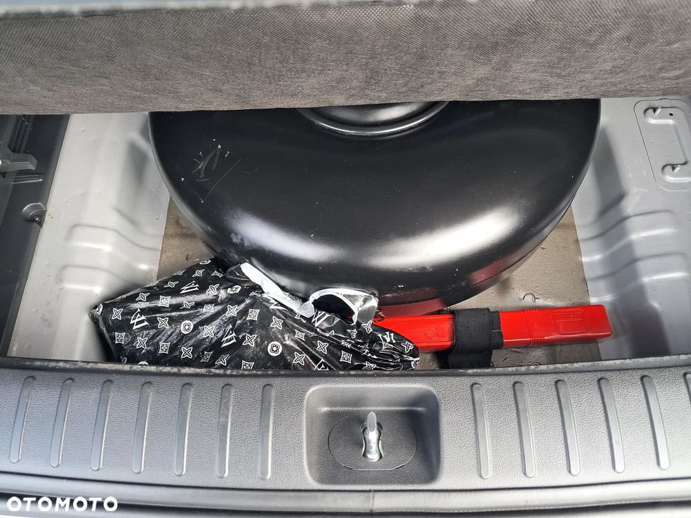 Hyundai Tucson 1.6 GDI BlueDrive Style 2WD - 25