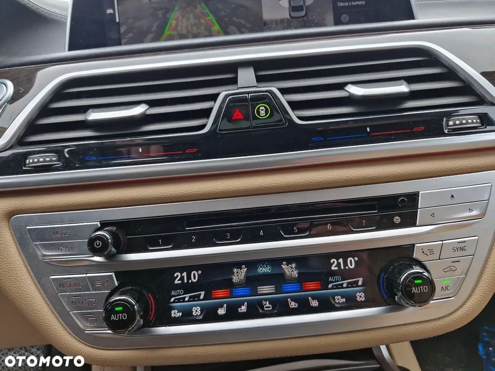 BMW Seria 7 740d xDrive sport - 10