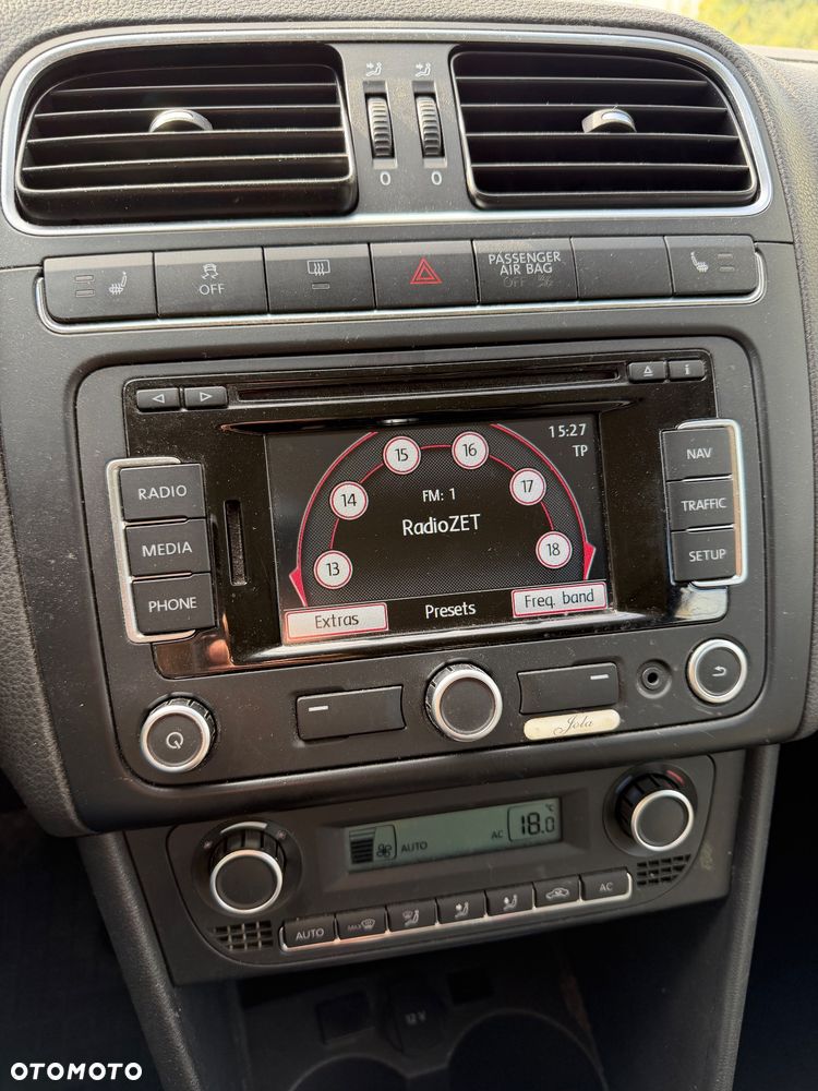 Volkswagen Polo 1.4 16V Comfortline DSG - 17