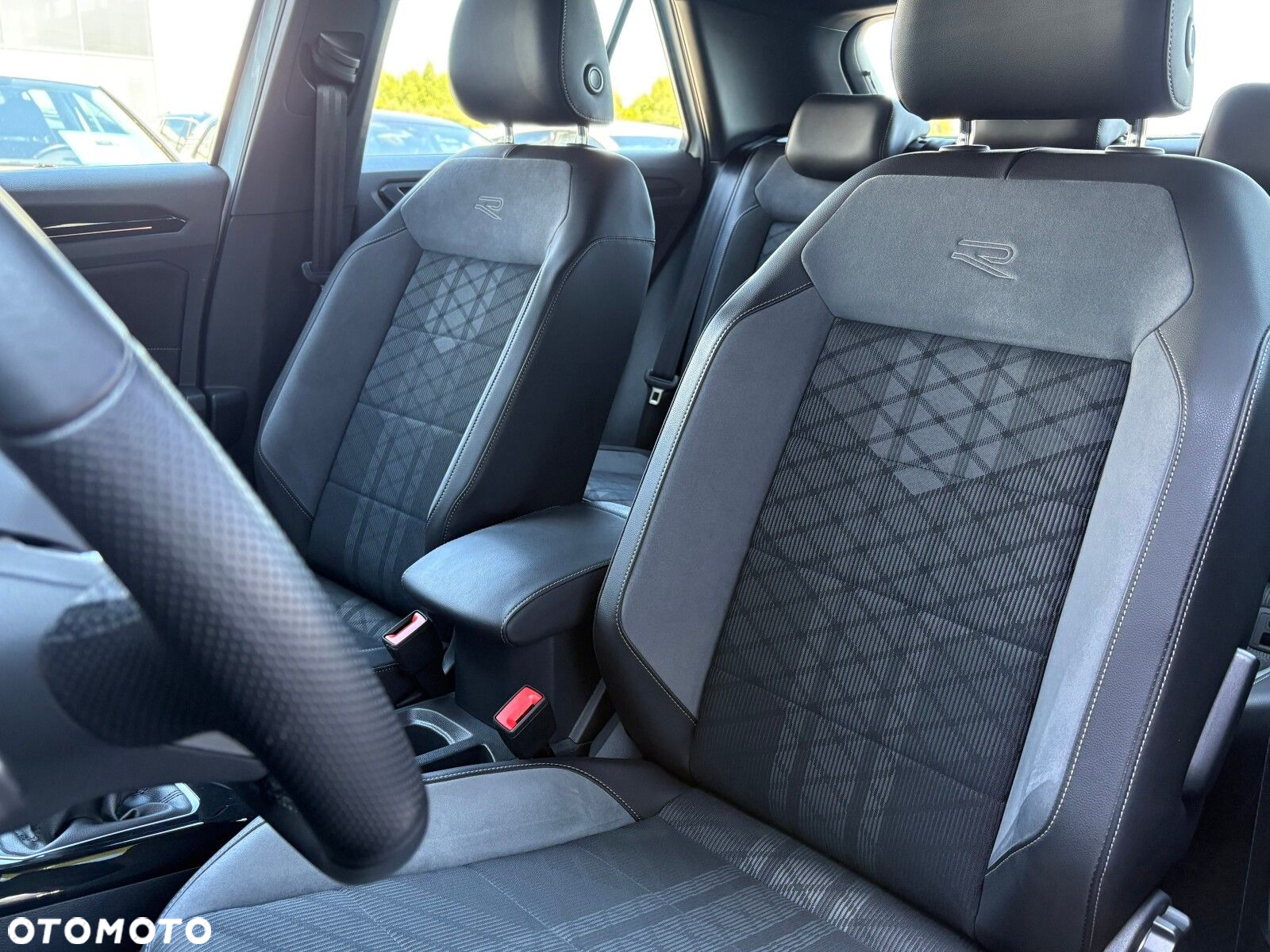 Volkswagen T-Roc 1.5 TSI R-Line - 13