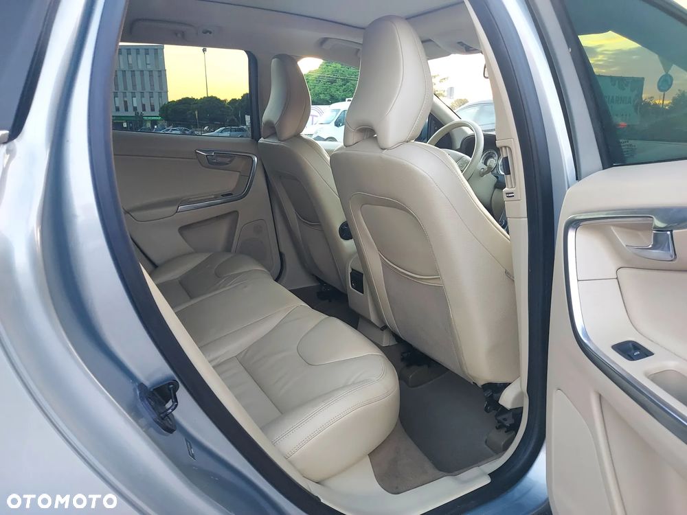 Volvo XC 60 - 8