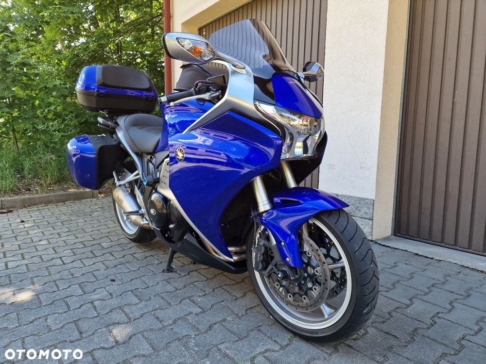 Honda VFR - 11