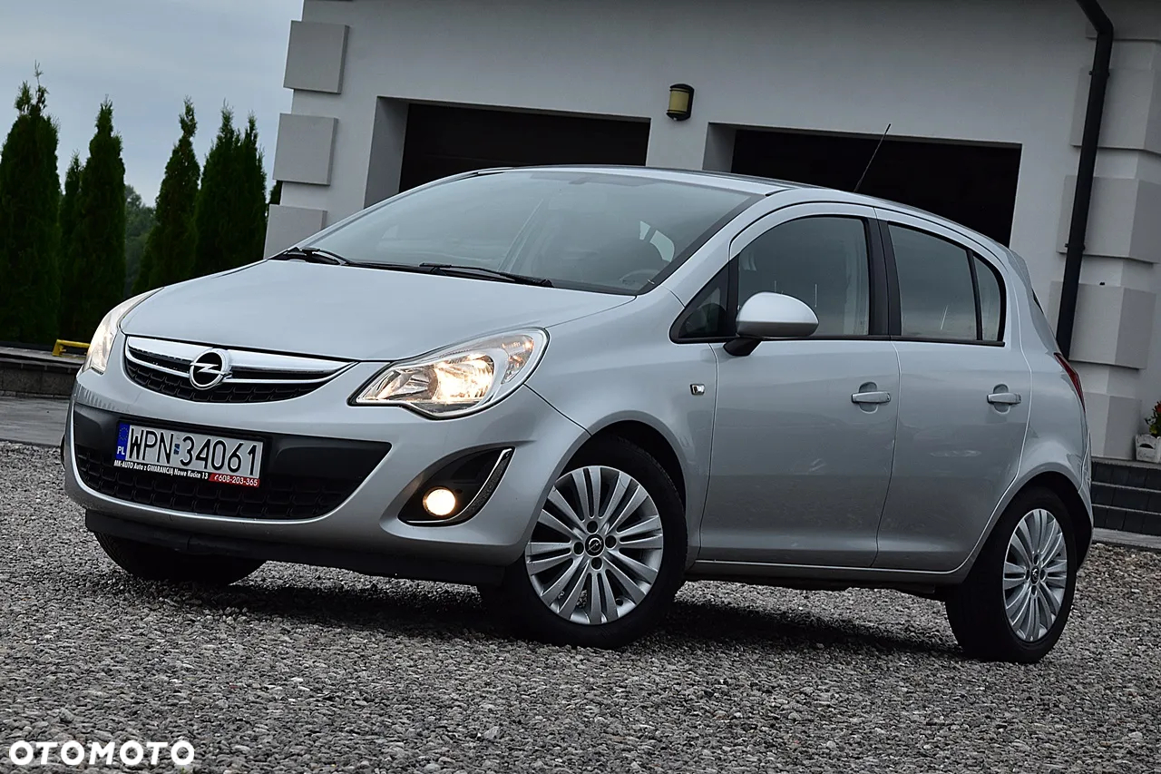 Opel Corsa 1.2 16V Cosmo - 2