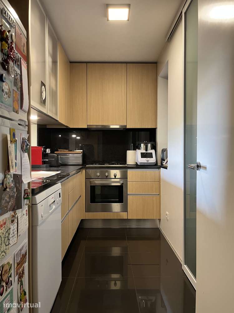 Apartamento T2 com garagem e jardim em Paranhos (Páteo Arca d'Água) - Grande imagem: 2/21